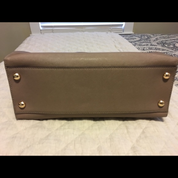 Hamilton Saffiano Leather Tote Large - Picture 3 of 4