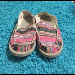 Sanuk shoes