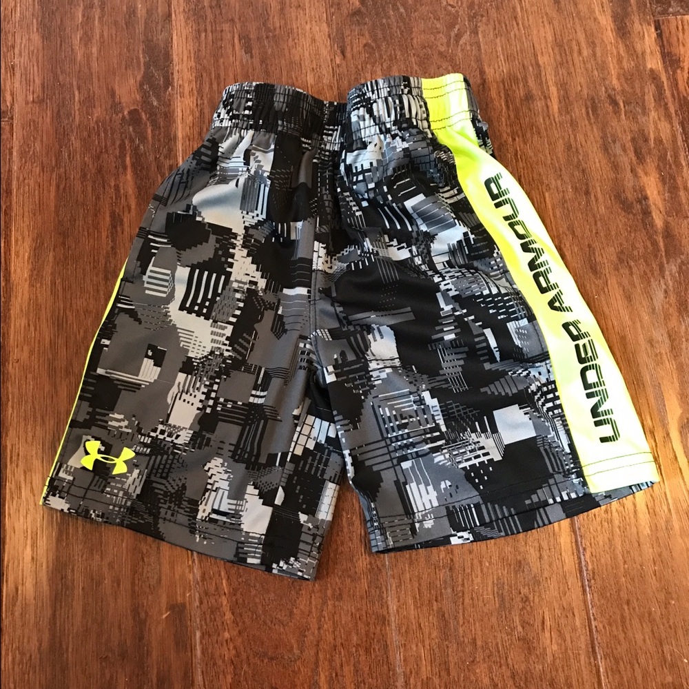 Boys Under Armour size 5