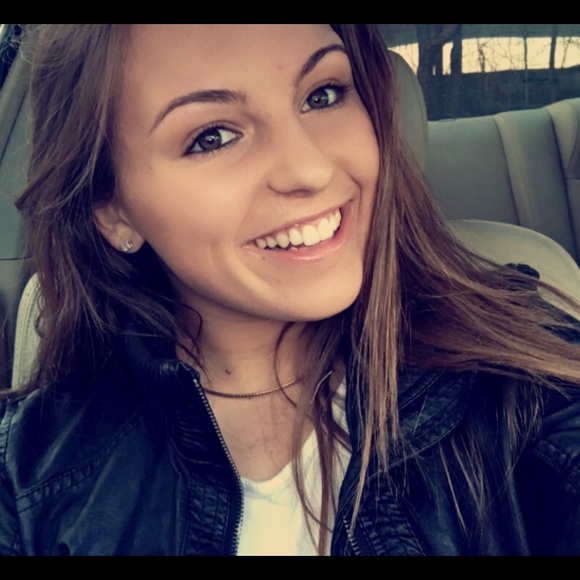 Meet your Posher, Rachel - Picture 1 of 1