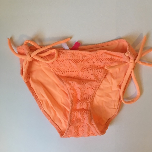 Victoria's Secret crochet bikini bottoms size S - Picture 2 of 6
