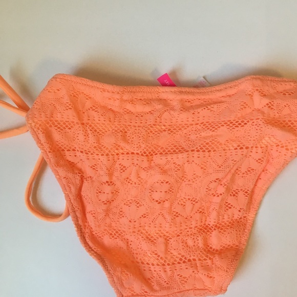 Victoria's Secret crochet bikini bottoms size S - Picture 3 of 6