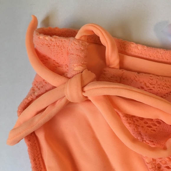 Victoria's Secret crochet bikini bottoms size S - Picture 5 of 6