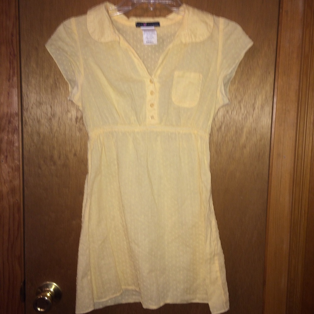 Yellow short sleeve dress