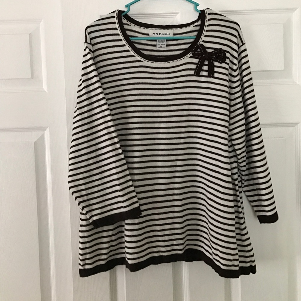 C.D. Daniels Plus Size Bow Sweater