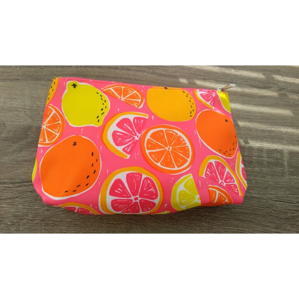 Clinique 7pc makeup bag