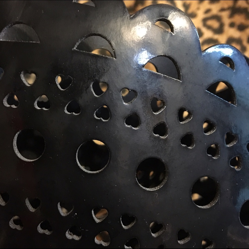 🎀DONATED🎀 Leather cut out bucket bag - Picture 2 of 4