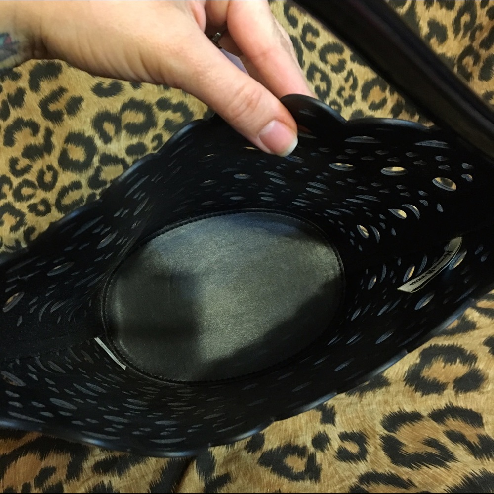 🎀DONATED🎀 Leather cut out bucket bag - Picture 3 of 4