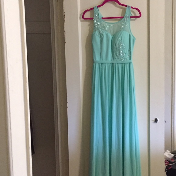 Dress - Picture 2 of 4