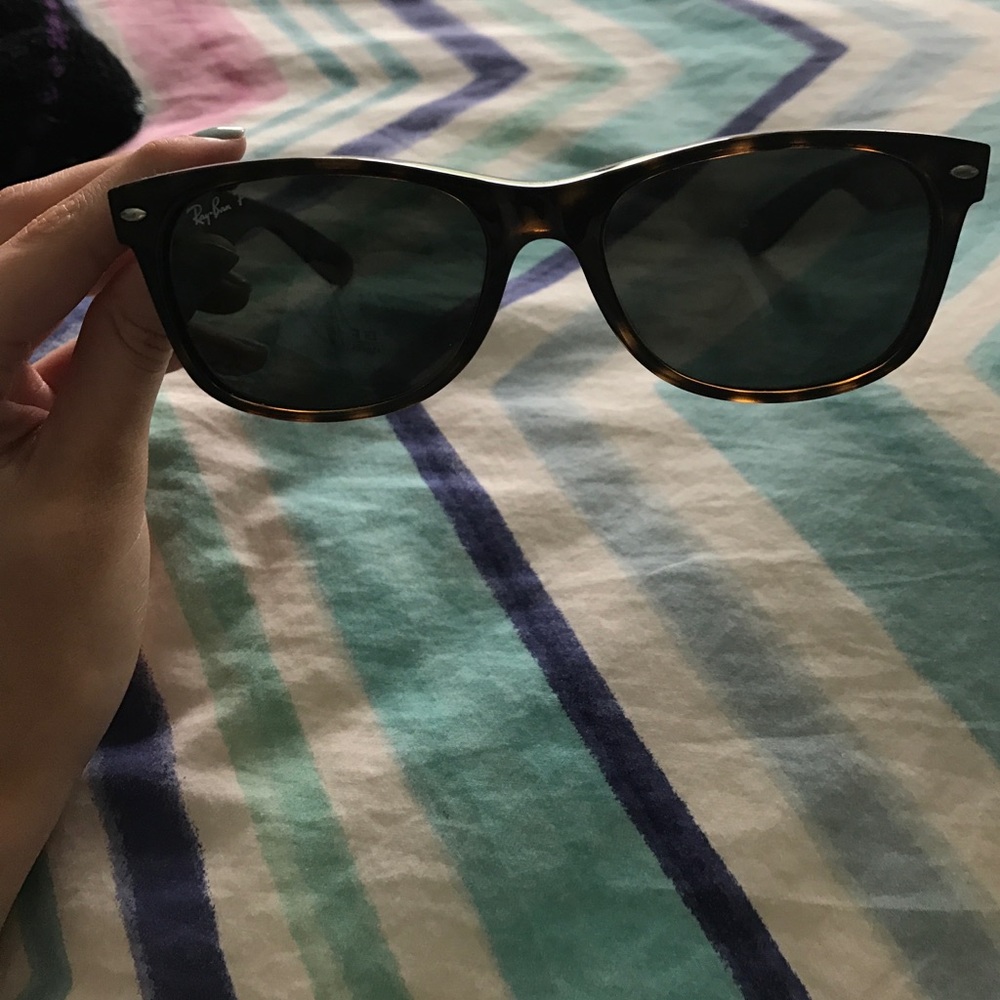 Polorized ray bans