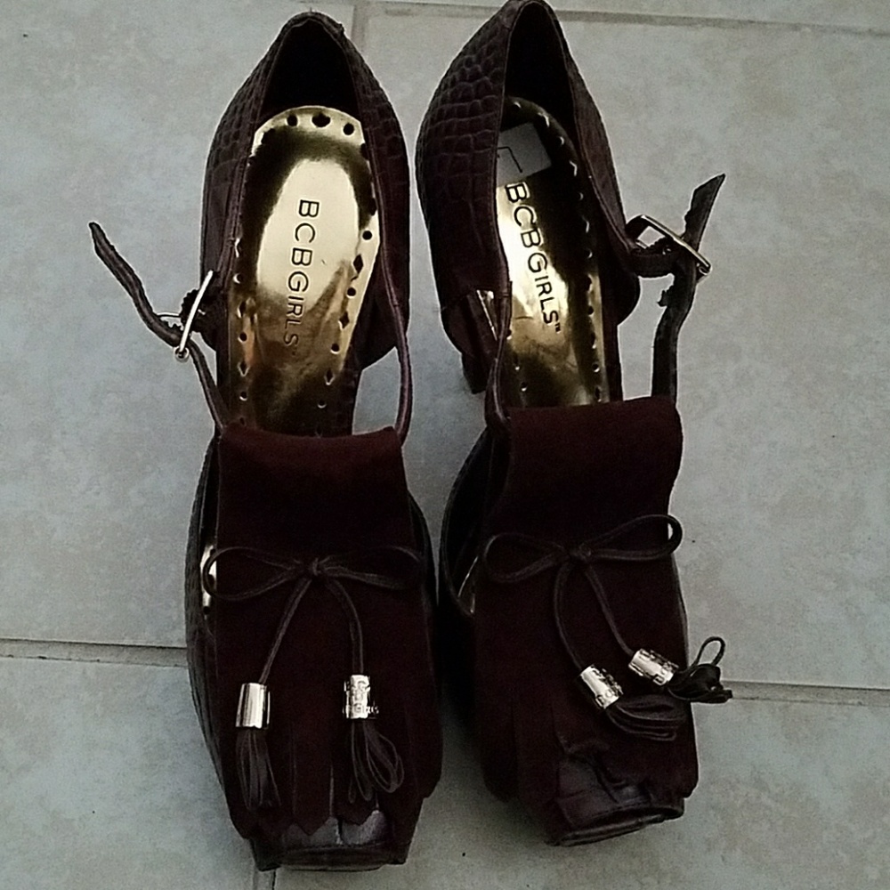BCBGIRLS Brown snake skin heels