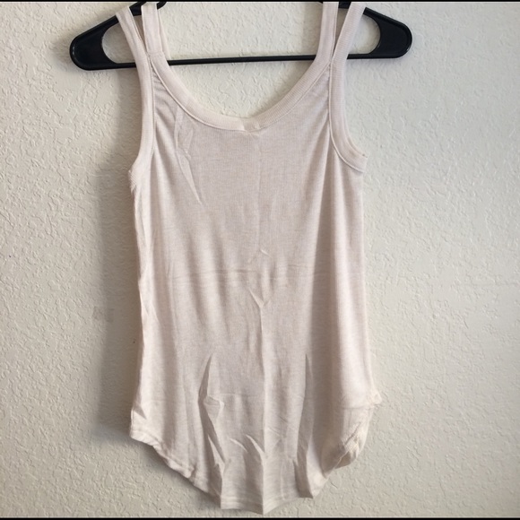 Simple Tank Top - Picture 2 of 2