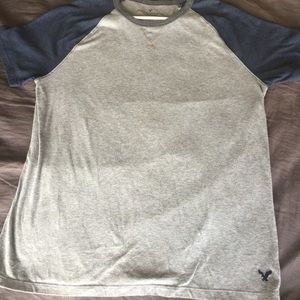 Two tone quarter sleeve American Eagle tee