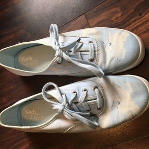 Taylor Swift seagull keds