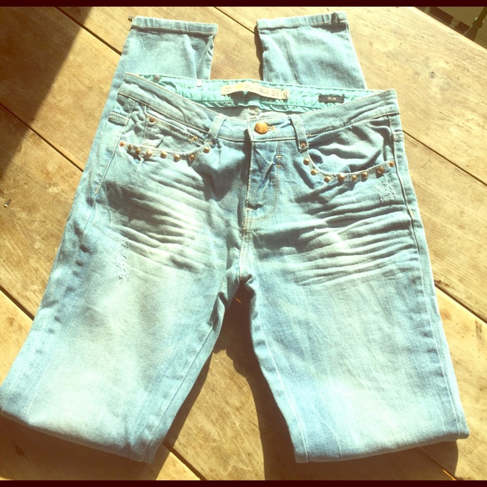 Zara NWOT studded mid-rise skinny jeans