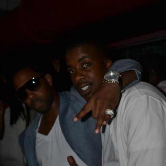 Meet your Posher, Carlos - Picture 1 of 1