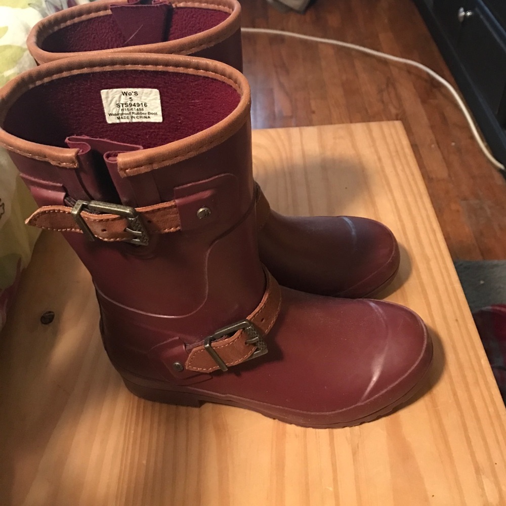 Sperry Rain Boots!