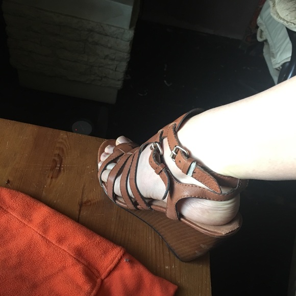 Brown leather wedges - Picture 2 of 4