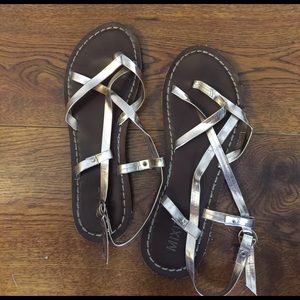 Adorable rose gold sandals