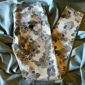 Guess Floral Skinny Jeans NWOT