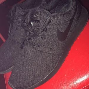 Nike Roche's