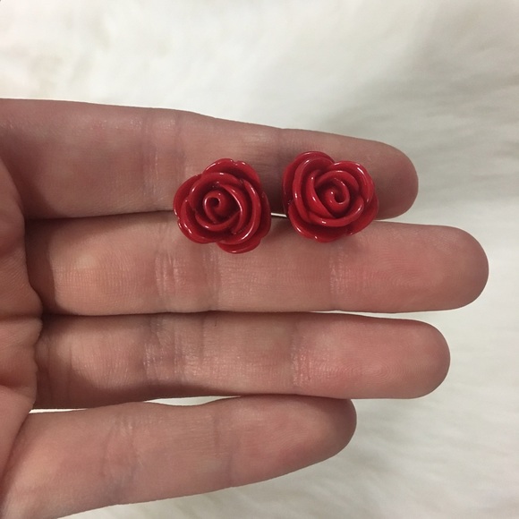 Jewelry - Red rose earrings