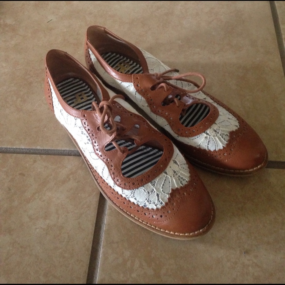 Lace oxfords