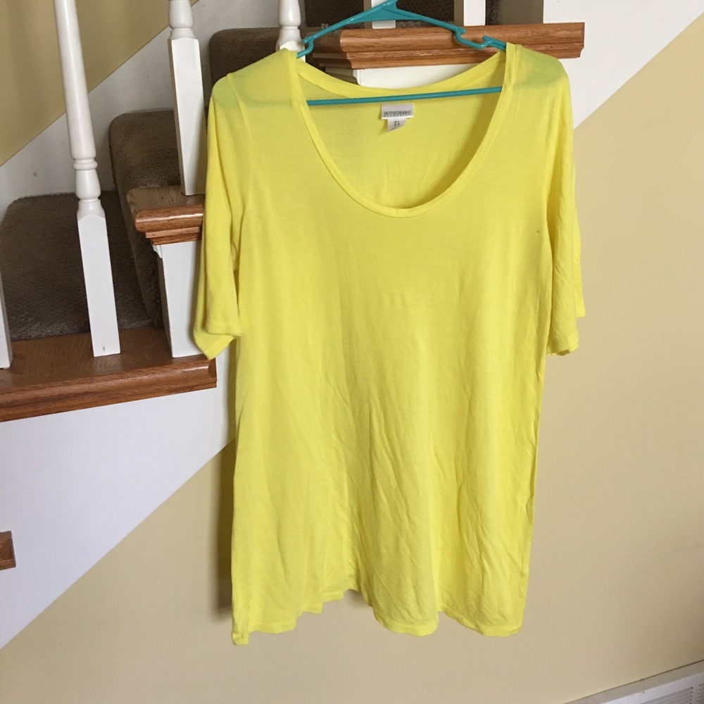 Motherhood maternity yellow lightweight shirt