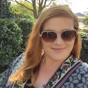 Meet your Posher, Angela