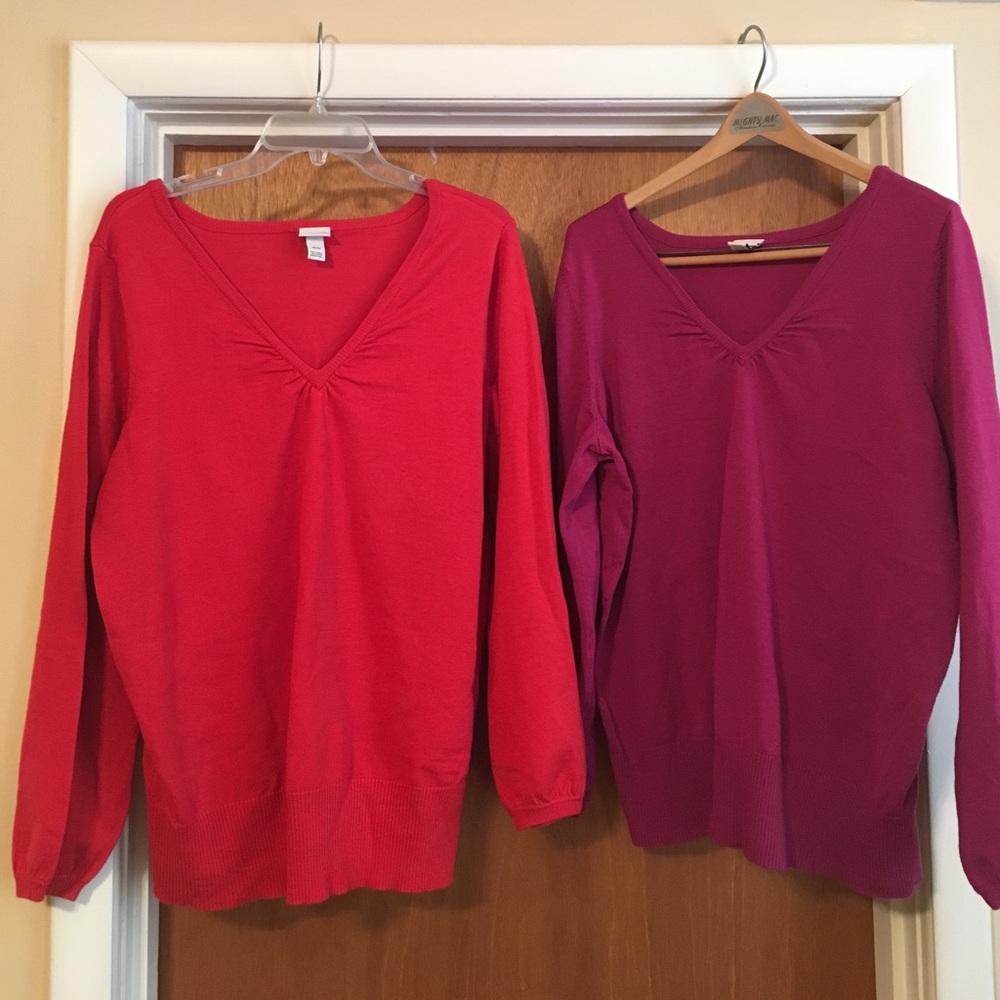 Set of 2 long sleeve sweaters