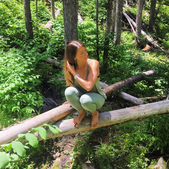 Meet your Posher, Ashley - Picture 2 of 2