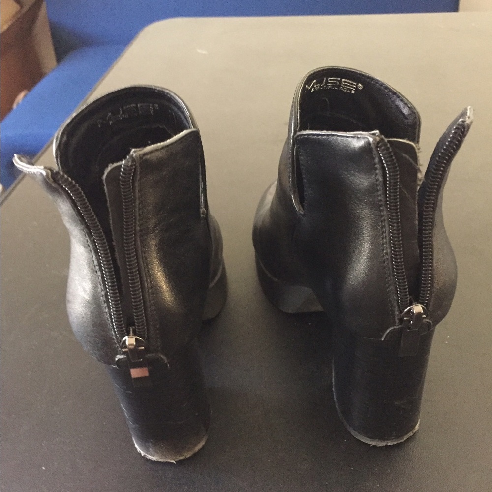 Black boots - Picture 4 of 4