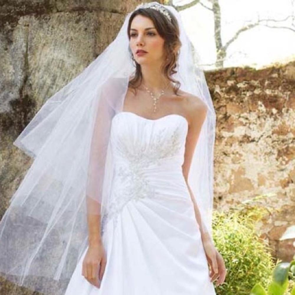 BRAND NWT WEDDING GOWN W/GARMENT BAG AND PETTICOAT