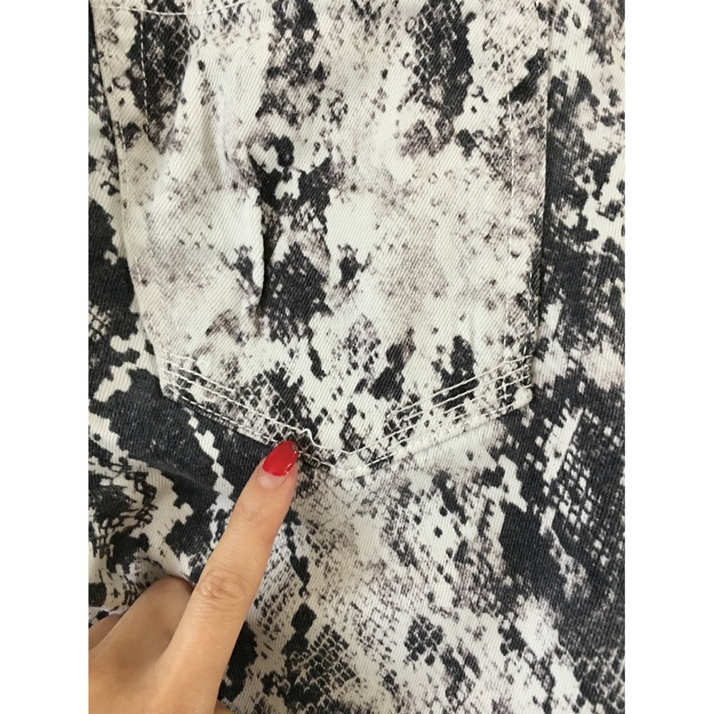 Textile Jeans-Snake Print Jeans-Size27" - Picture 4 of 4