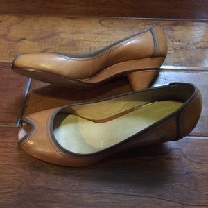 Frye "Ada binding" brown low heel pumps 8M