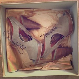 Madewell Canvas Peep-Toe Oxford Boot