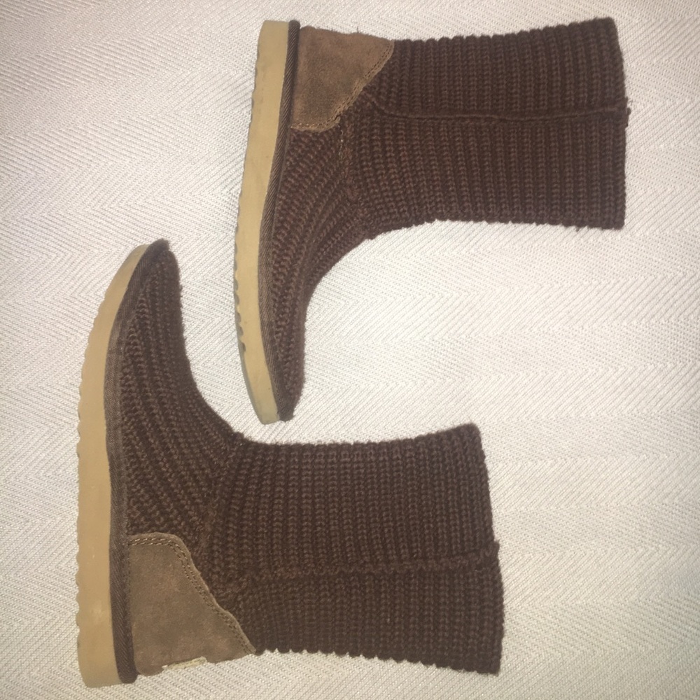 Brown Knit Uggs - Picture 2 of 3