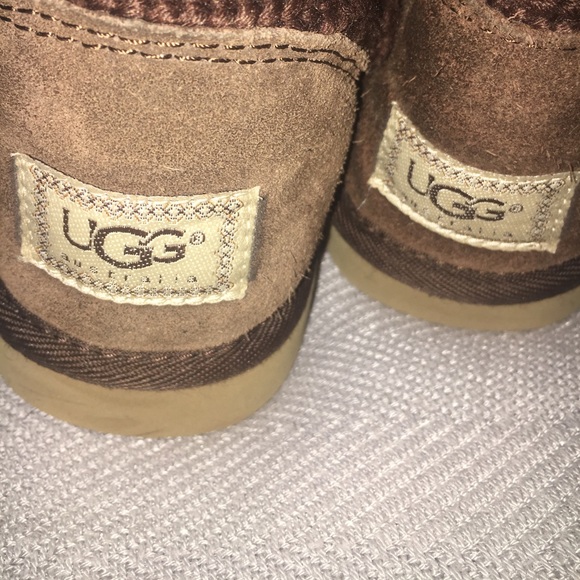 Brown Knit Uggs - Picture 3 of 3