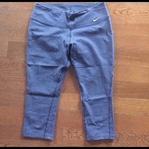 Nike workout capris
