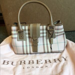 Burberry purse