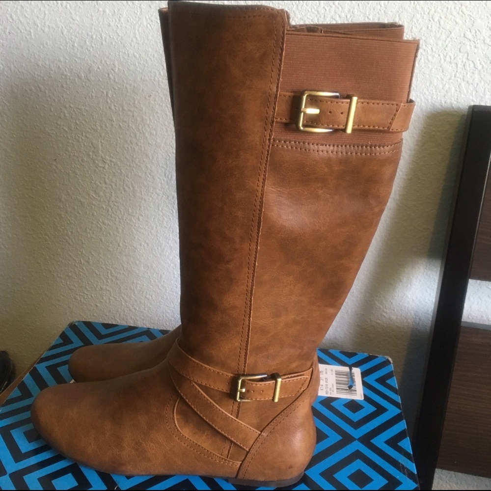 New with box size 11 boots