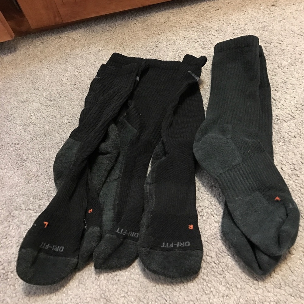 3 pairs of Nike socks