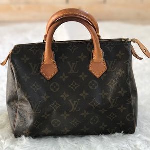 Louis Vuitton Speedy 25 Monogram Leather