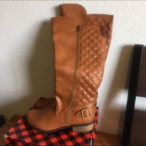 New with box size 11 boots