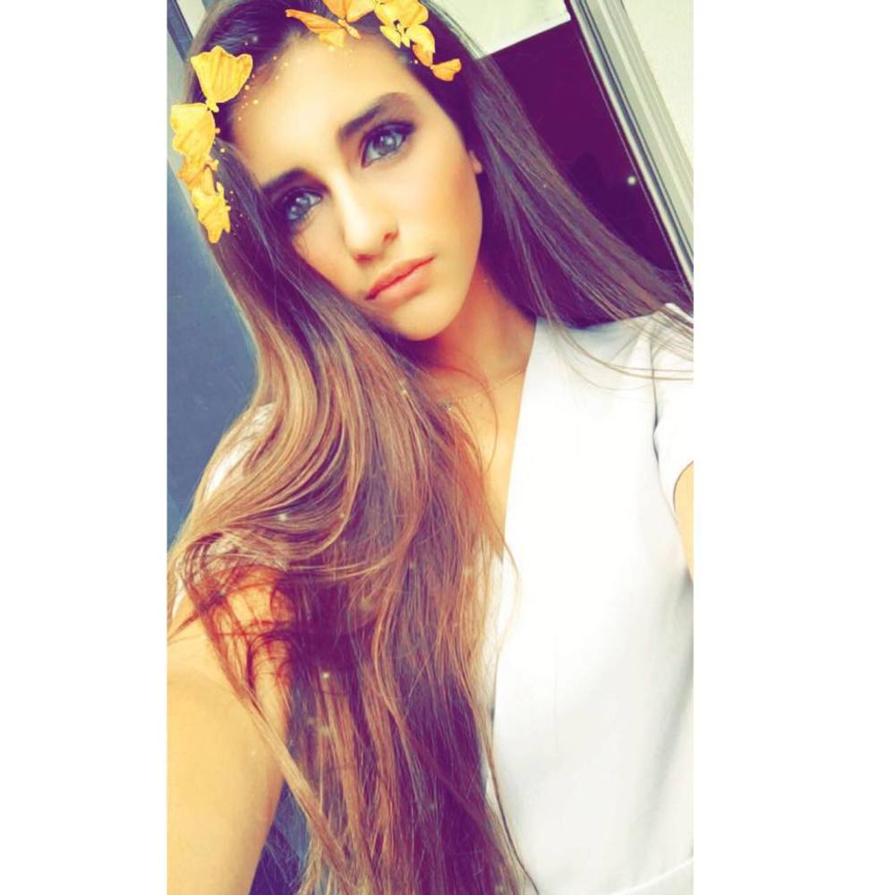 Meet your Posher, Valeria