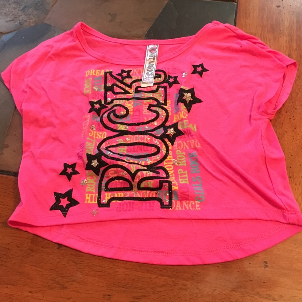 M girls belly shirt