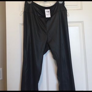 Leather-look leggings