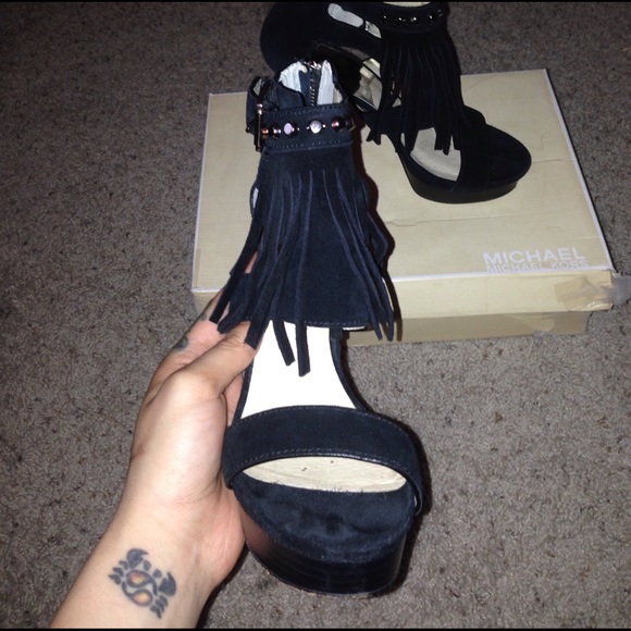 Heels - Picture 4 of 4