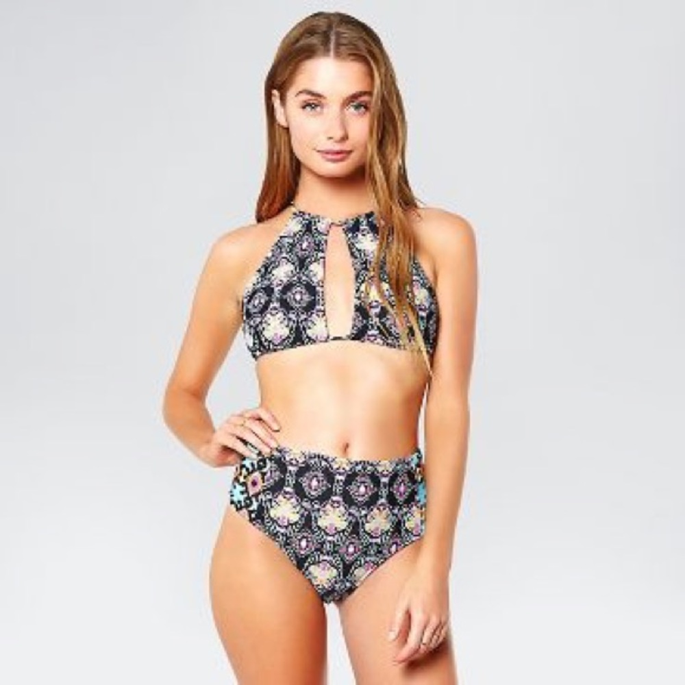 Cheeky high waisted bikini bottoms