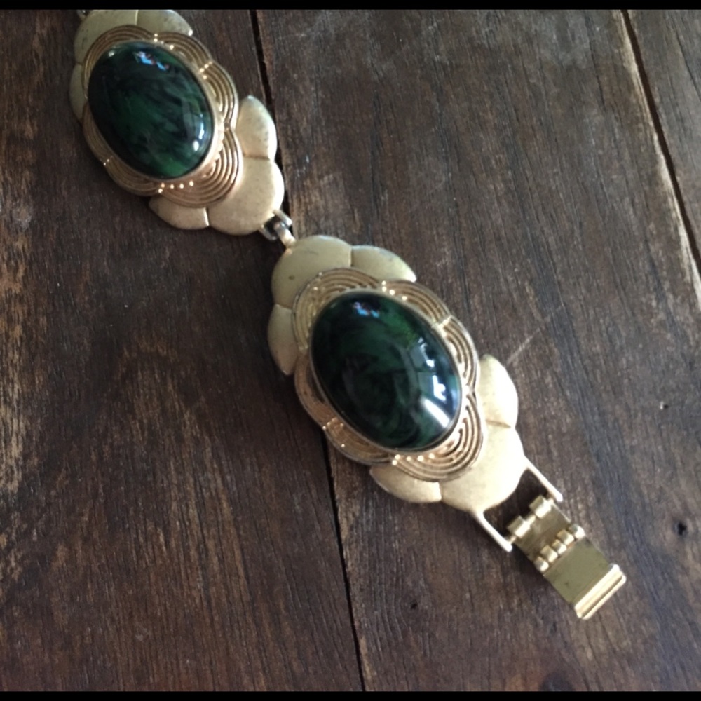 Vintage-Inspired Green Gem Bracelet